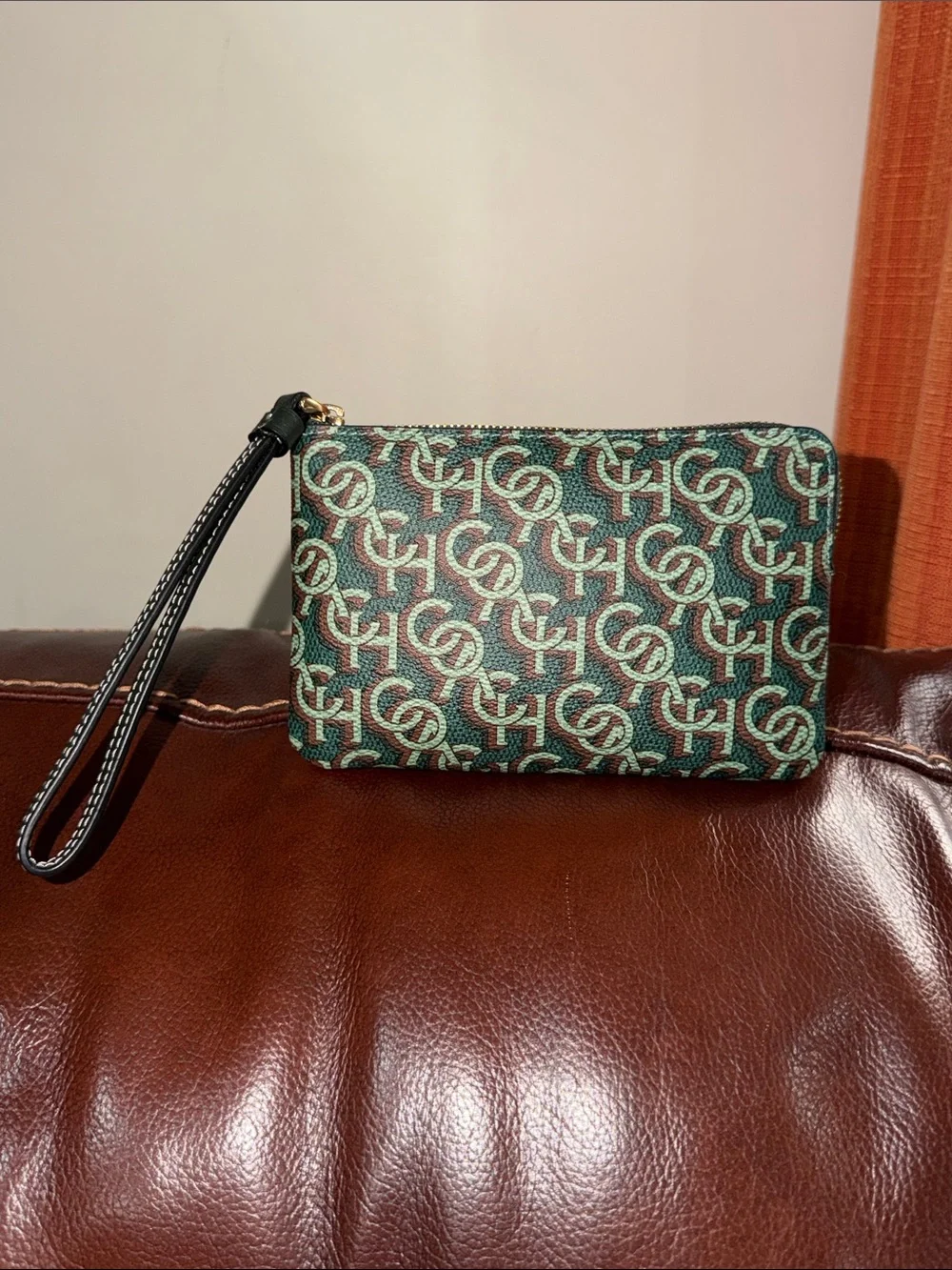 ‼️Coach Geeen Corner Zip Wristlet With Coach Monogram Print